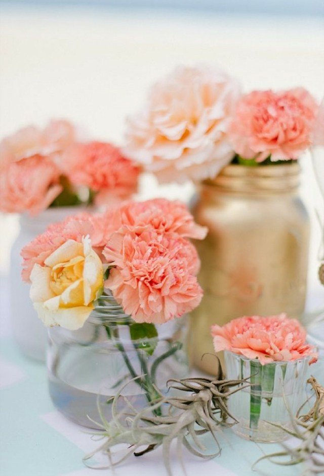 flores cravos rosas frasco de pedreiro vasos de ouro