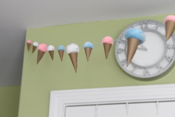 Faça você mesmo as decorações de verão, cones de sorvete, papelão, algodão