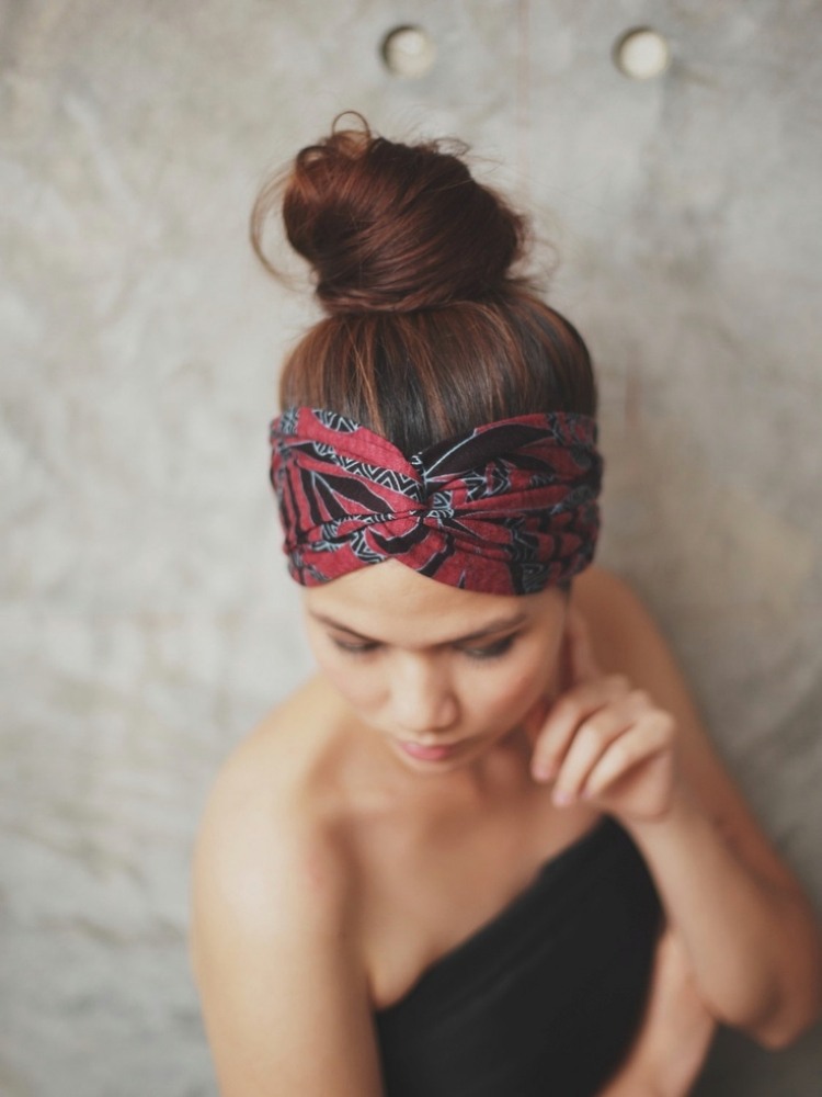 penteados de verão-turbante-faixa de cabelo-ideias-hairbun-ombro-top