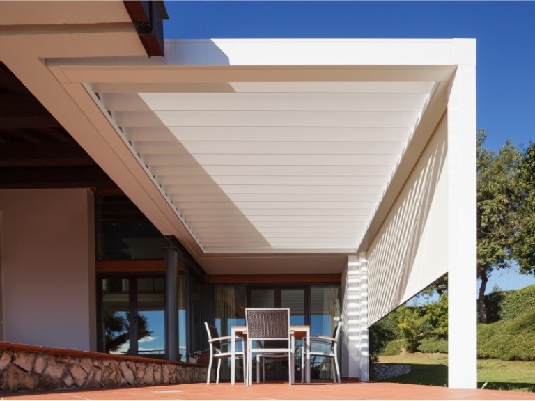 Proteção solar - cobertura do terraço - cadeiras de alumínio - cobertura do terraço