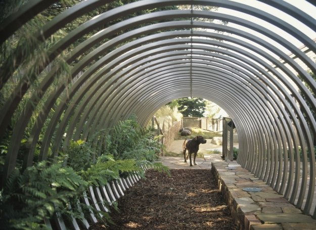 Sala de jogos ao ar livre - ideias de jardins para cães