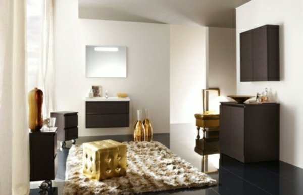 marrom-branco-banheiro-armário-espelho-moderno-decoração dourada