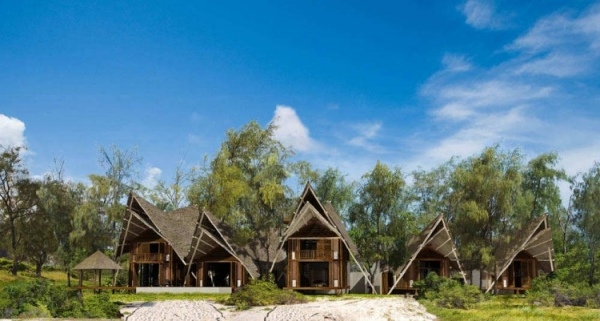 Casas de férias com telhado de colmo em duas águas - resort na praia