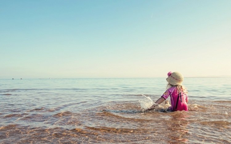 jogos na praia crianças-ideias-diversão-férias