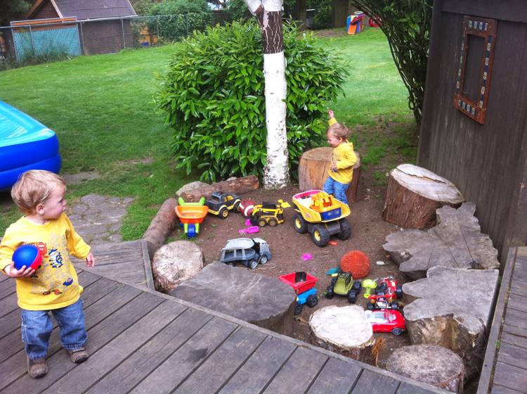 brincar de canto-jardim-crianças-design-crianças-garagem de madeira