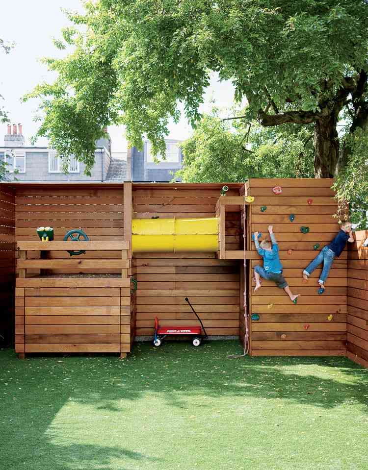 brincar de canto-jardim-crianças-design-escalar-parede-madeira-construção
