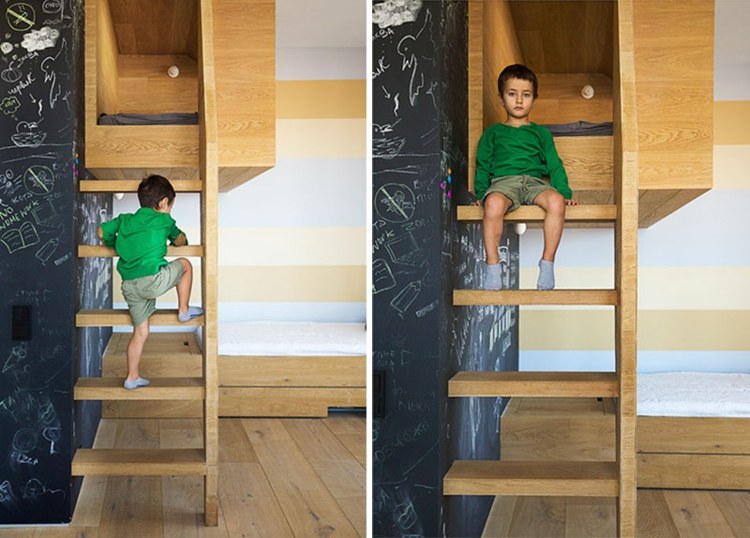 teatro feito de madeira menino-quarto de criança-quarto-escada de madeira-menino-cama-pull-out-wall-black-lettered-4