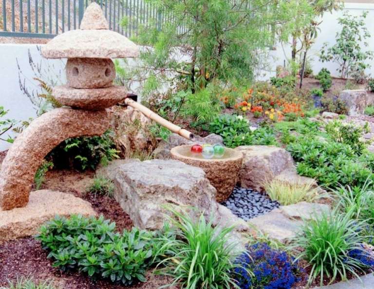 Rock garden-lay-Japanese-garden design-idea-garden-fountain-DIY
