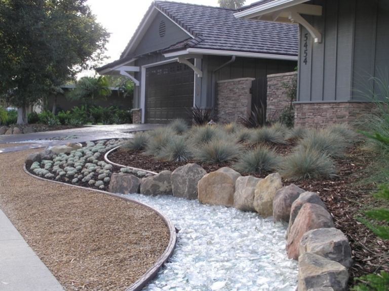 Rock garden-create-gravel-rock-hill-Ziergraeser-front garden