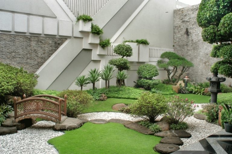 Rock-garden-lay-modern-Japanese-style-style boxwood