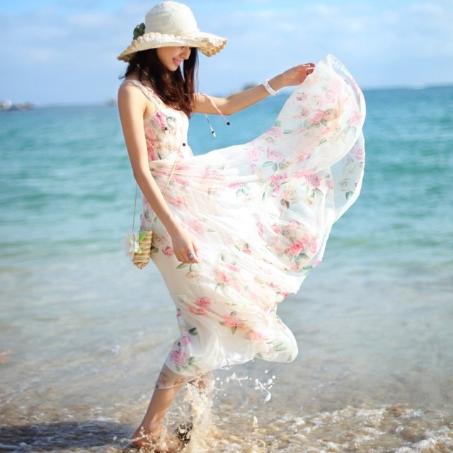 chapéu-vestido-branco-vestido-rosa-branco-moda-praia