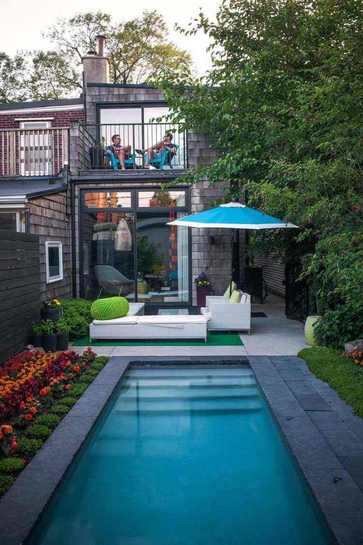 piscina-design-ideias-pequeno-jardim-flores-chique
