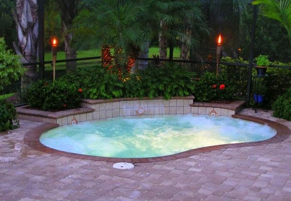 design pequeno ambiente de iluminação convidativo pavimentação de pedras de pavimentação