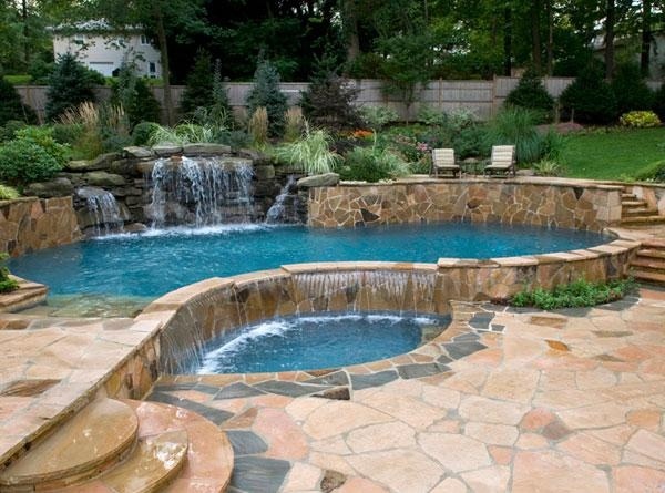 piscina design água apresenta forma interessante ambiente natural