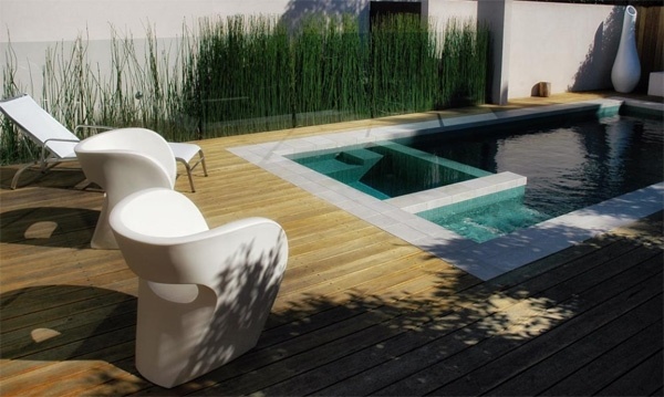 piscina design pátio casa forma interessante branco