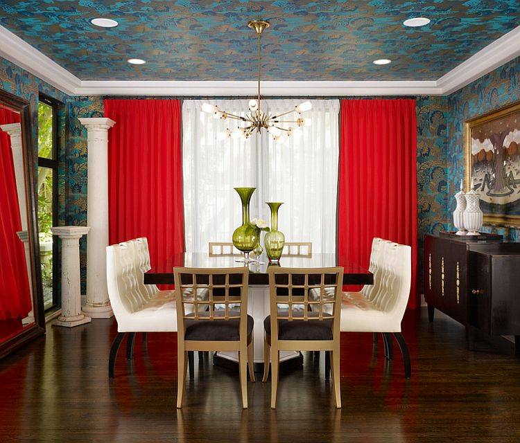 papel de parede sala de jantar padrão ouro azul cortinas de parede de teto colunas vermelhas