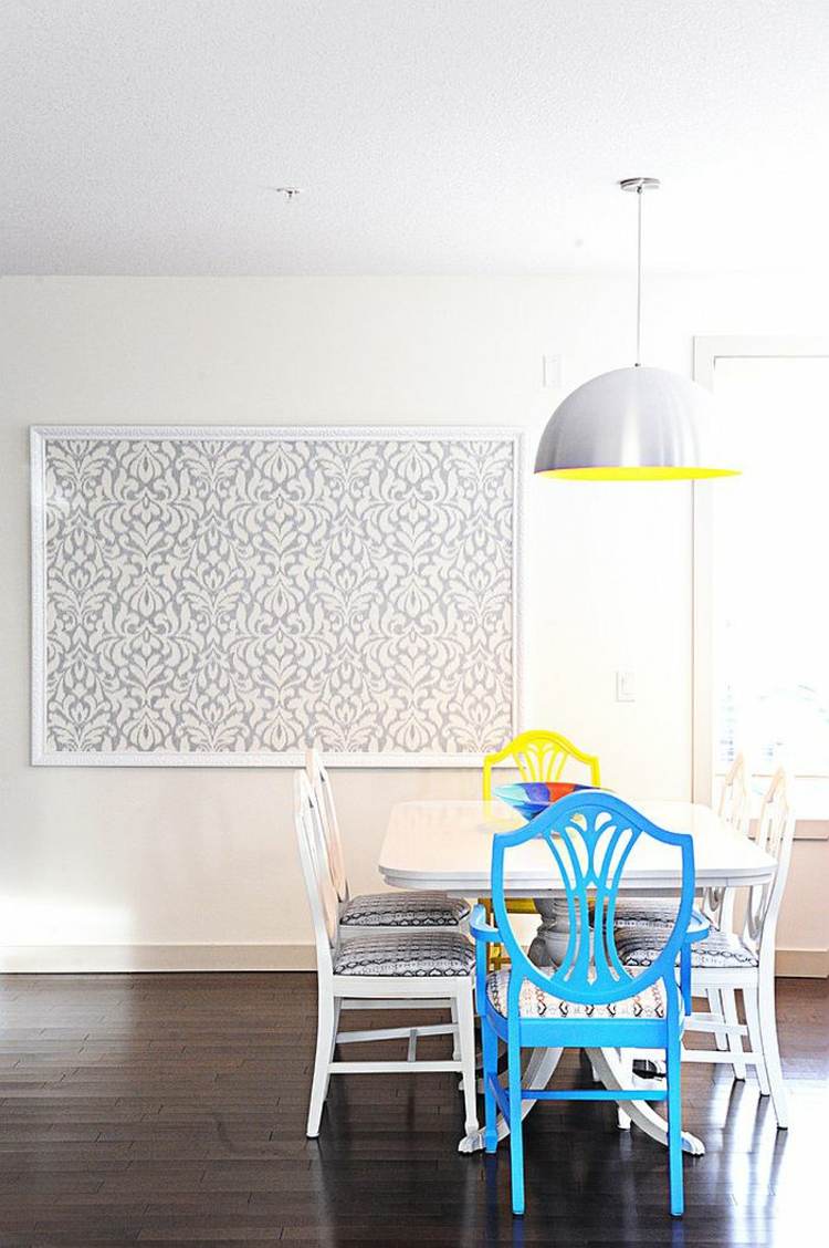 papel de parede-sala de jantar arte parede design moldura cadeira branca azul