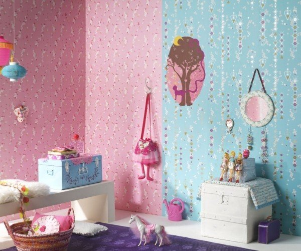 Papel de parede de design de quarto de bebê - rosa com padrão azul