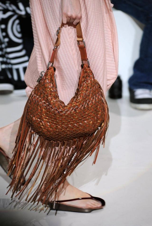 tendência de bolsas com franjas primavera marc Jacobs