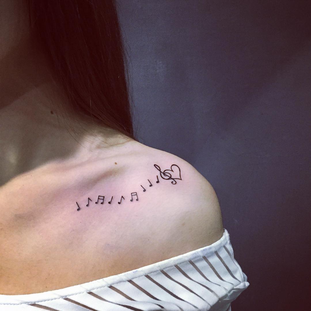 Clavícula Tatuagem Música Notas Tatuagem Design Significado Ideias Mulheres