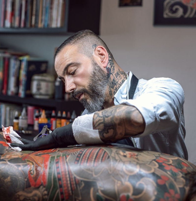Tattoo Studios Berlin melhor tatuador da Alemanha volta mulher tatuada