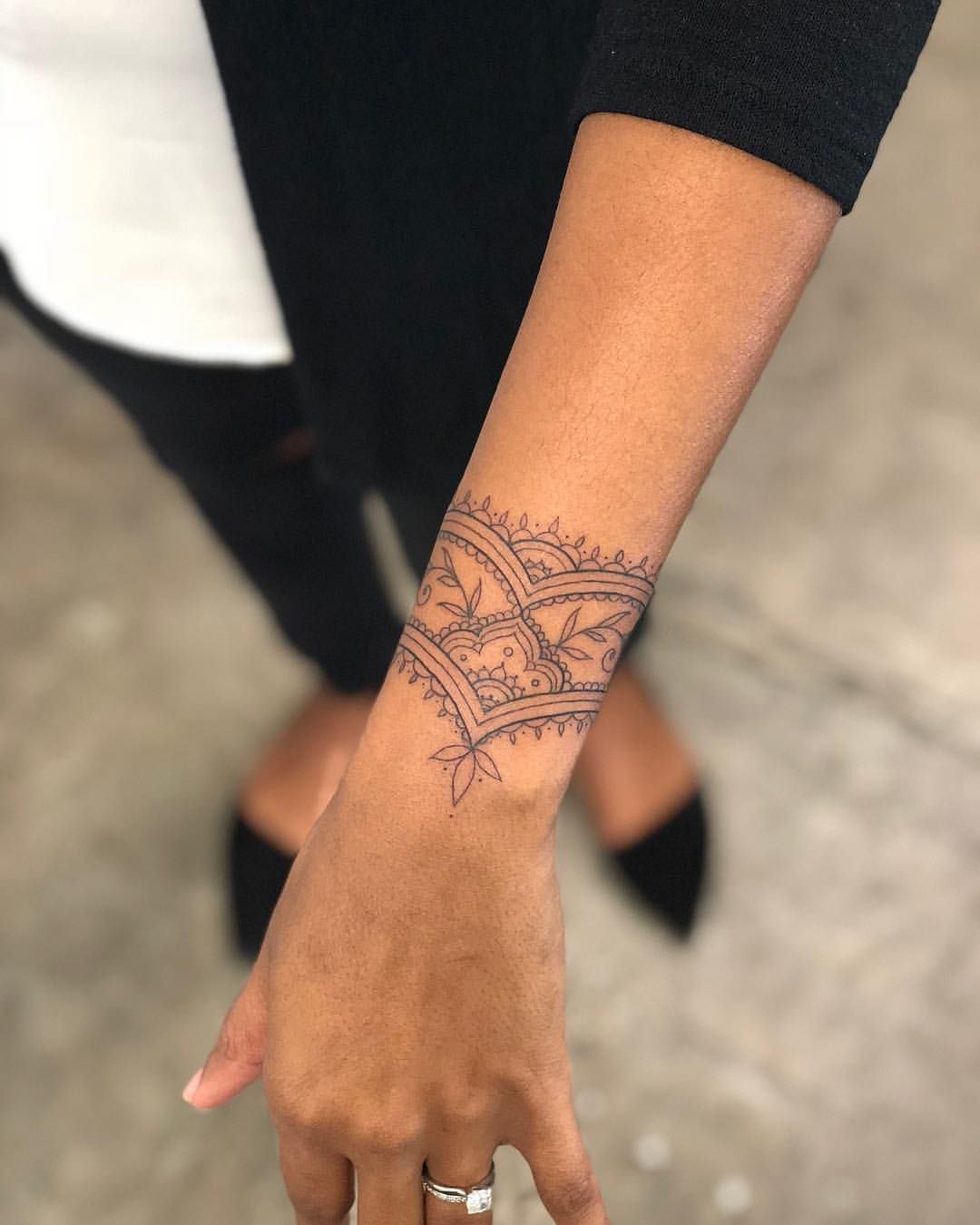 Detalhes da dica tatuagens de design de tatuagem para mulheres de 50 ideias de pulso