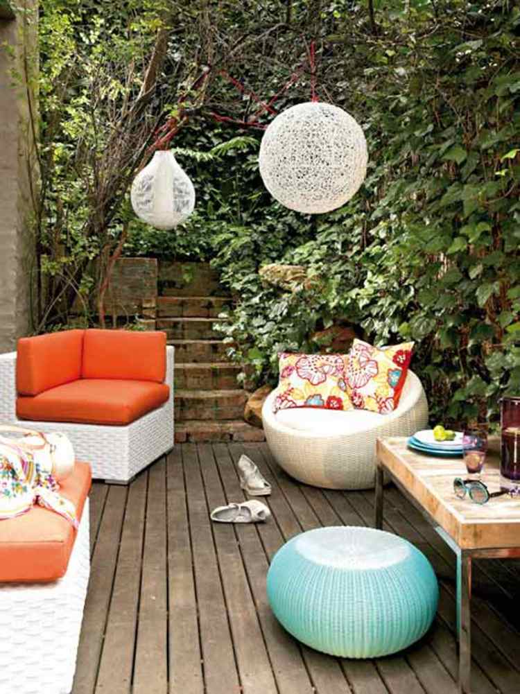 terraço-mobiliário-design-moderno-jardim-festa-pouf-decoração-piso de madeira-cor laranja-posletrung