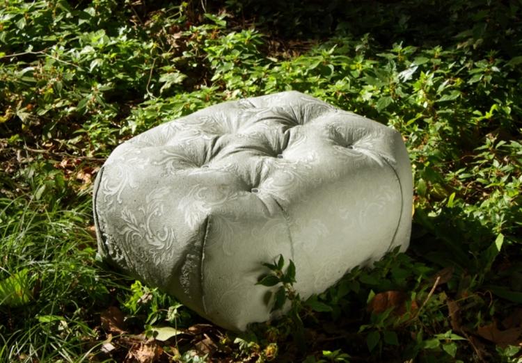 terraço-mobiliário-design-cinza-cimento-pouf-gramado-fora-jacquard