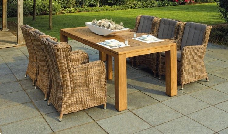 móveis de jardim-polirattan-madeira-mesa de jantar-almofadas de assento cinza