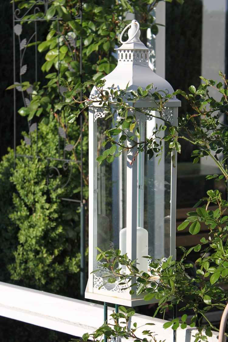terraço-decoração-vela-lanterna-fora-branco-metal