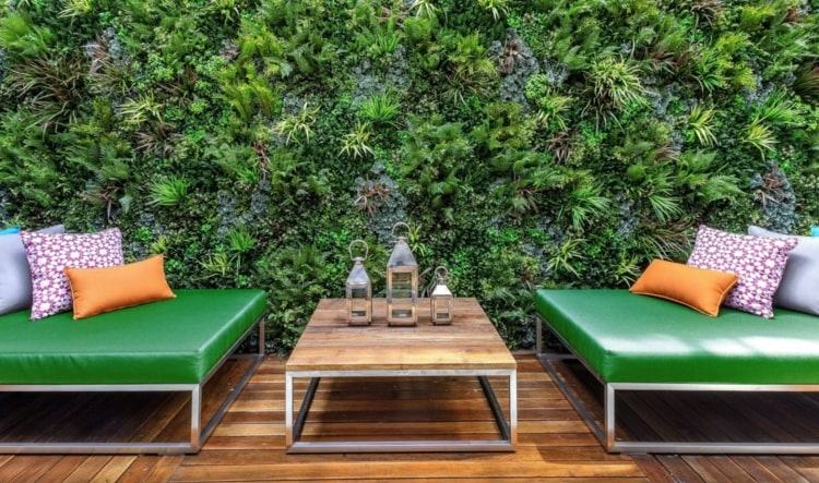 Ideias para paredes divisórias de terraço - plante paredes para criar uma atmosfera verde na área de estar