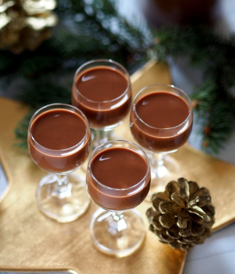 Faça o seu próprio licor de chocolate na Bimby para o Natal