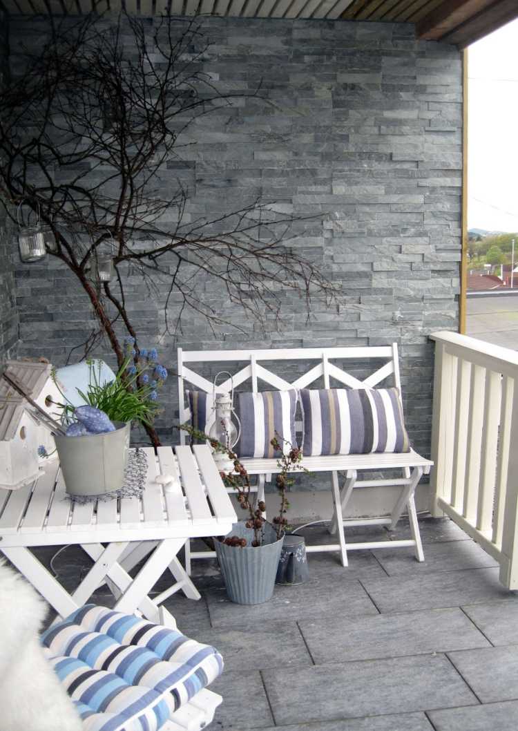 dicas-varanda-design-deco-cinza-ardósia-parede-azulejos-branco-varanda-móveis