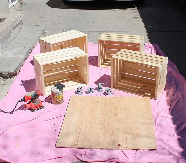Construir uma mesa com caixas de vinho - materiais - caixas de madeira - madeira compensada