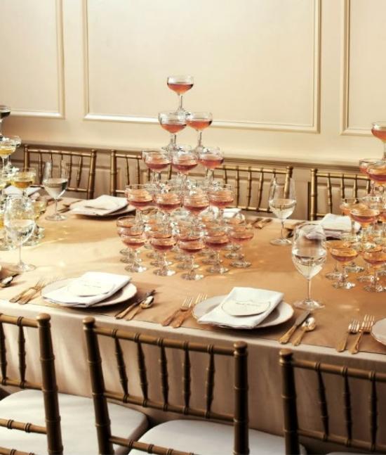 Decoração de mesa taças de champanhe para festa de ano novo