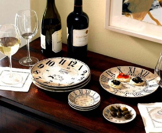 Decoração de mesa festa de Reveillon relógios pratos