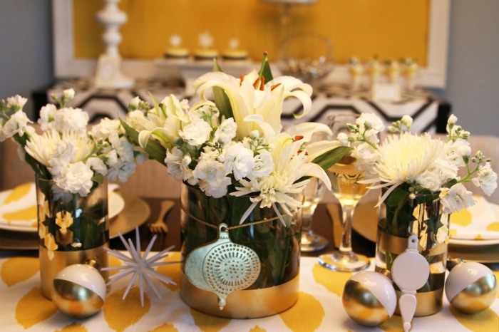 flores decoração natal bolas brancas elegantes