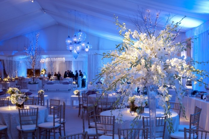 Decoração de inverno casamento com flores brancas