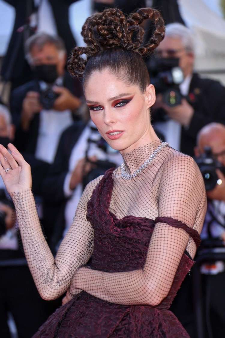 Tendências para sombras no Festival de Cinema de Cannes de verão 2021 Looks