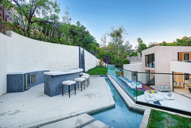 Modern-villa-hill-use-outdoor kitchen-water pond-concrete-walls