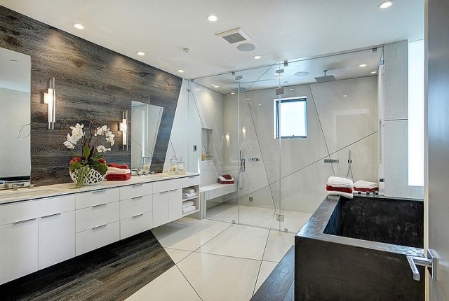 banheiro-luxo-design-branco-cerâmica-laminado-madeira-formas geométricas