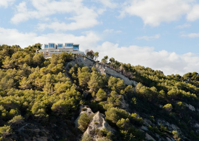 panorama da arquitetura mediterrânea da costa da colina da casa de concreto