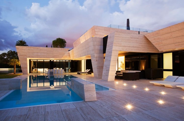 Fachada de azulejos travertino-moderno-designer-piscina-iluminação