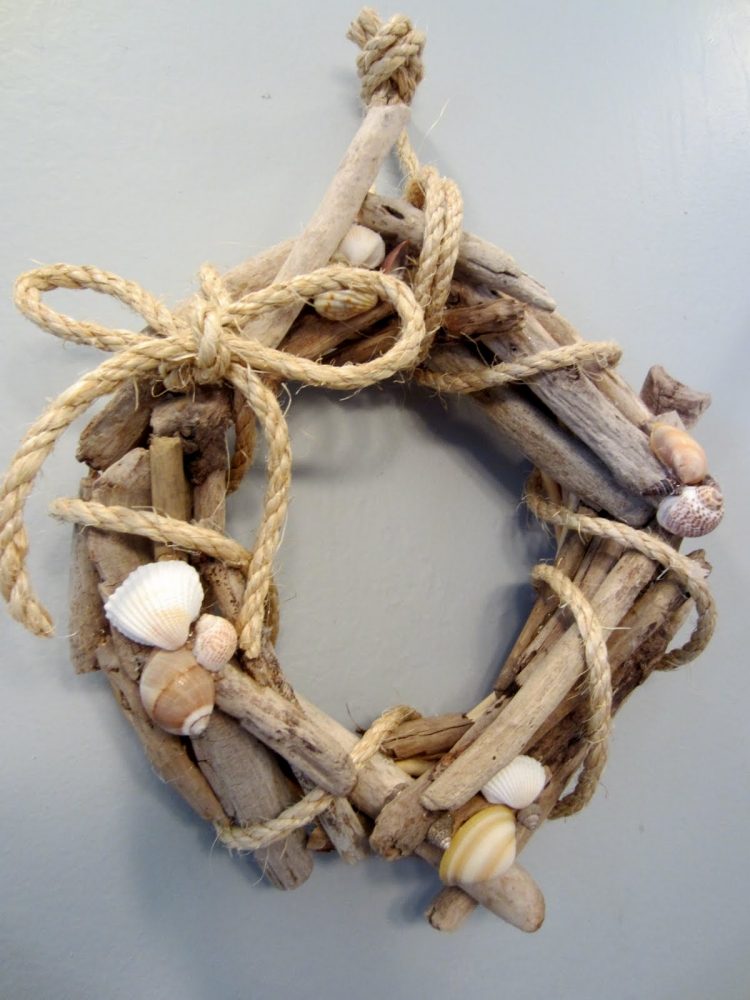 Driftwood decoração-ideias-grinalda-conchas-corda