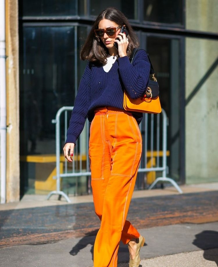 Calças de pano combinam cores da moda primavera-verão 2021 Marigold Pantone cores do ano