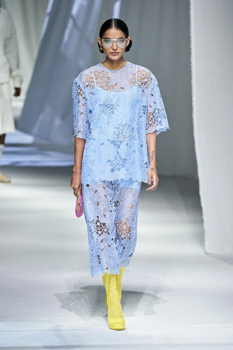 Ideias de roupas para as cores da tendência primavera 2021 primavera verão 2021