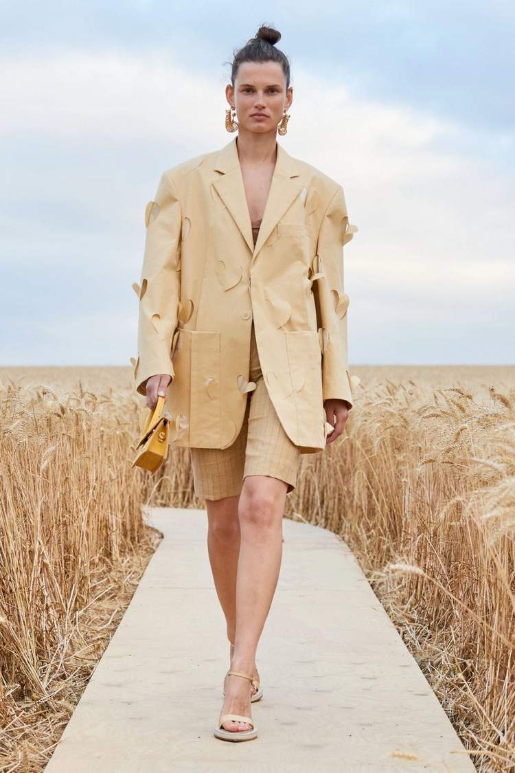 Buttercream Pantone Color of the Year Spring Outfit Ideas 2021
