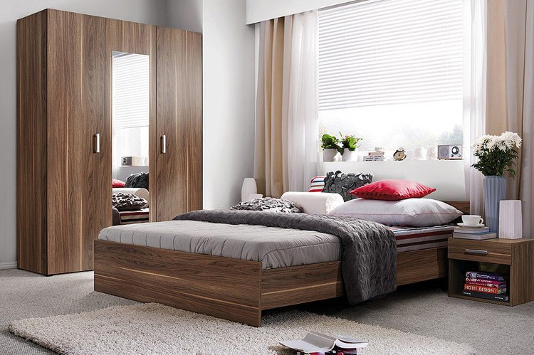 móveis de quarto-móveis de madeira maciça-cama-guarda-roupa-bege-branco-cortinas-persianas