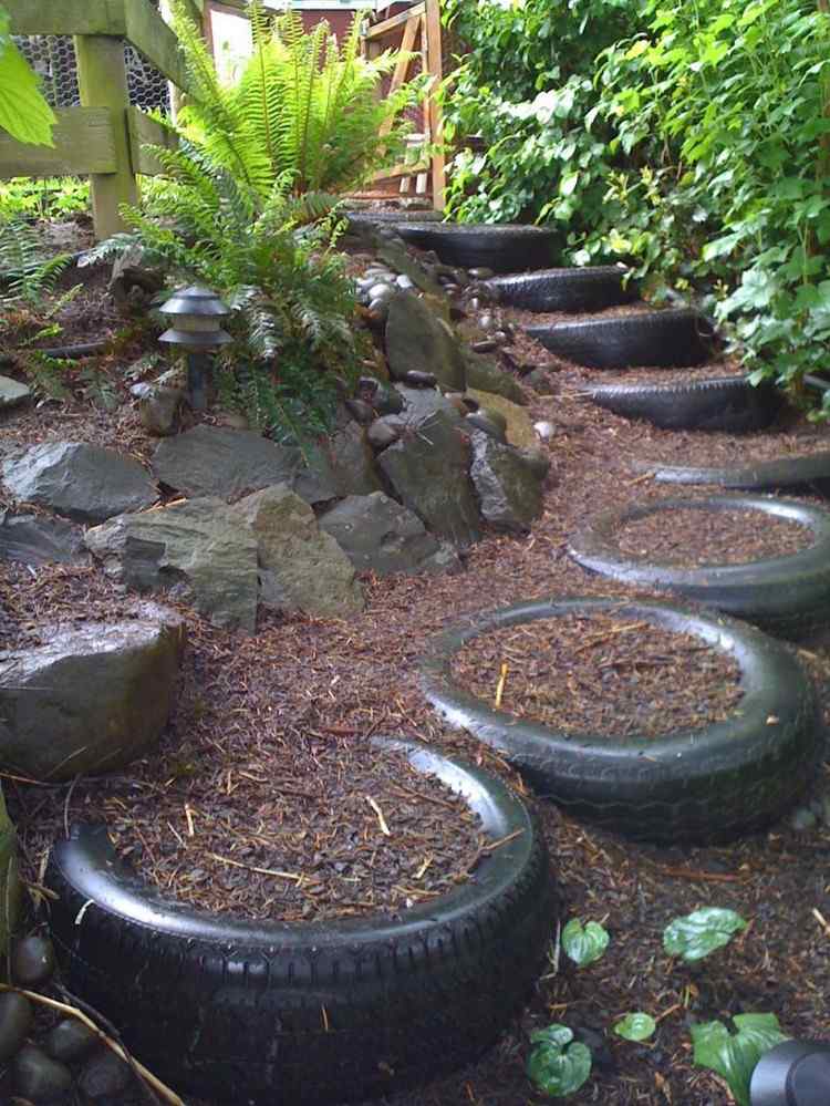 ideias originais para escadas na cobertura morta de pneu de carro de jardim