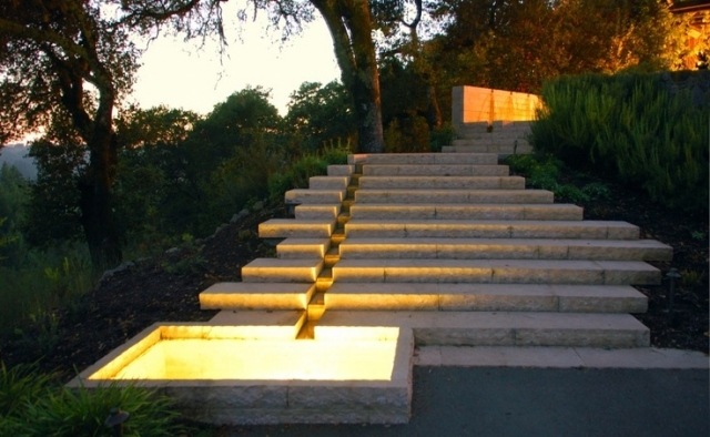 iluminação de piso de escadas com design de jardim lúdico